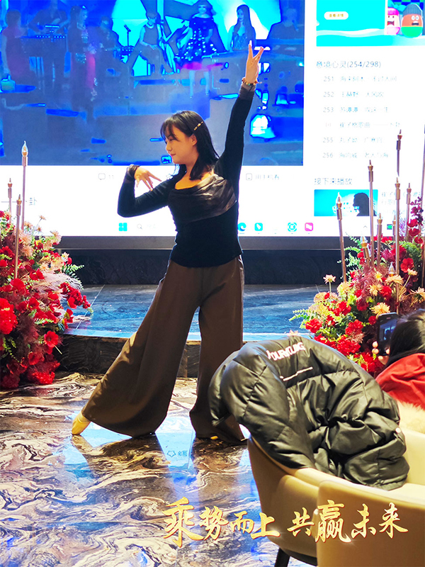 長(zhǎng)沙表演2.jpg